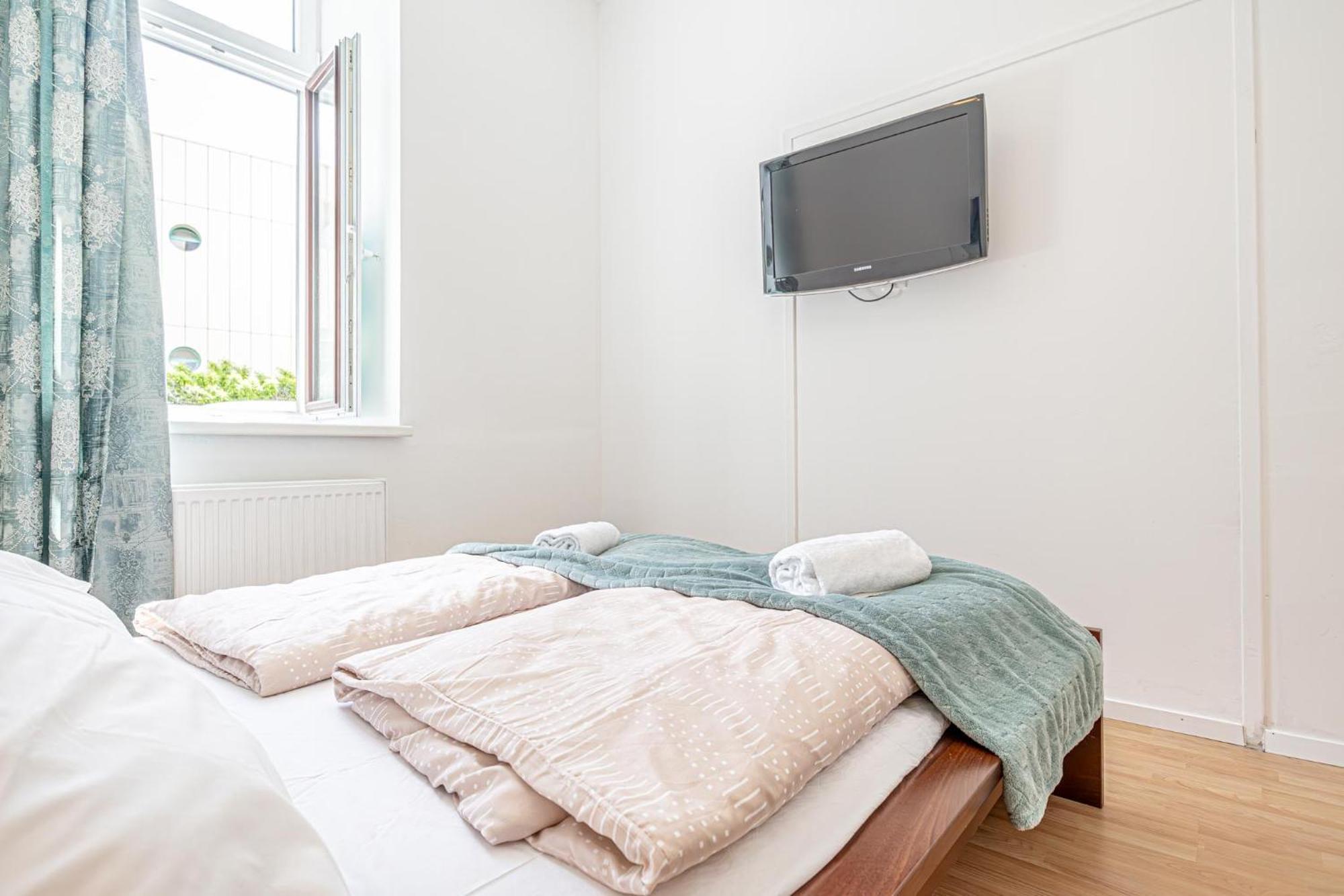Apartament Lovely Shared 6br With Garden Near Danube & Millenium