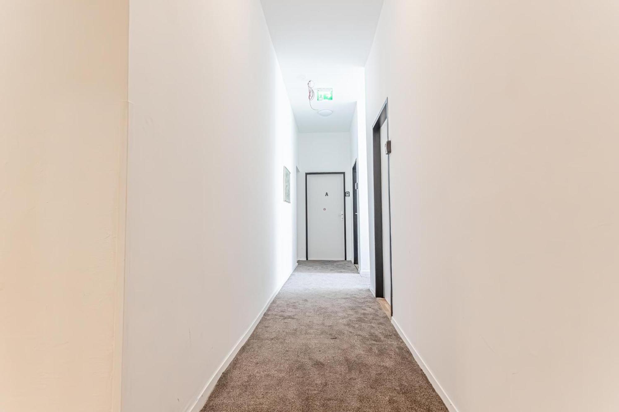 Lovely Shared 6br With Garden Near Danube & Millenium Wiedeń