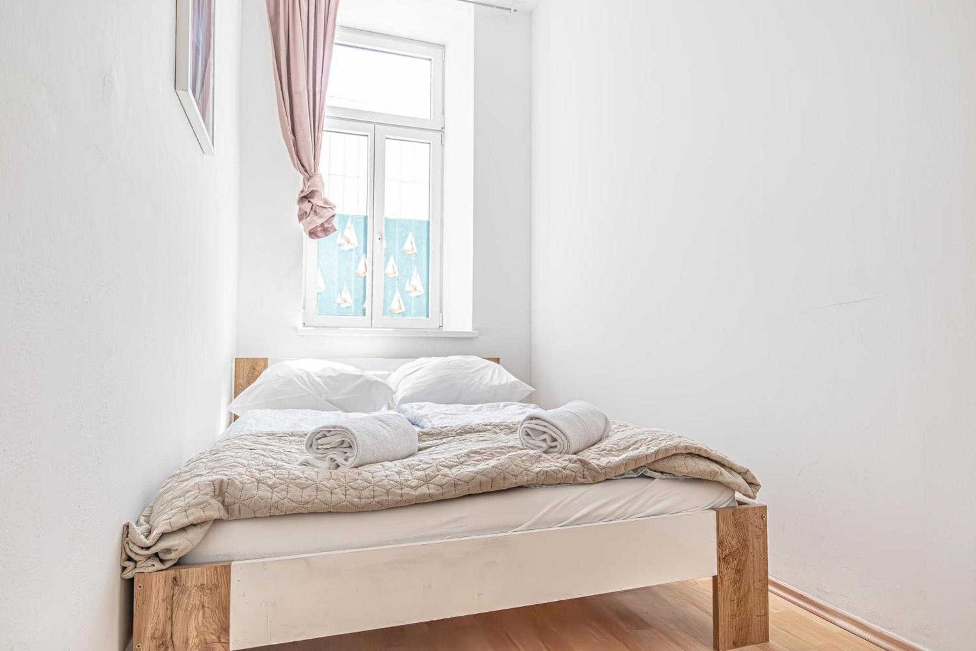 Lovely Shared 6br With Garden Near Danube & Millenium Wiedeń