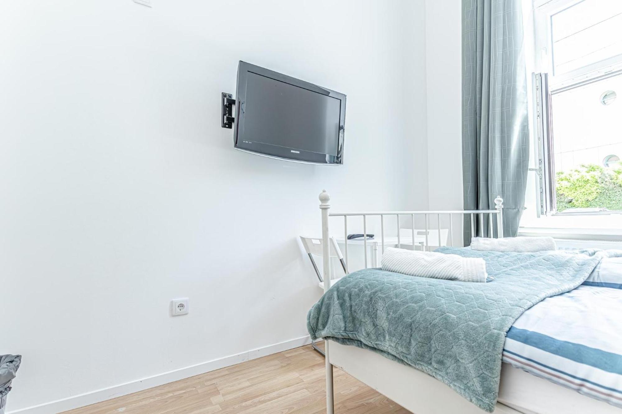 Lovely Shared 6br With Garden Near Danube & Millenium Apartament