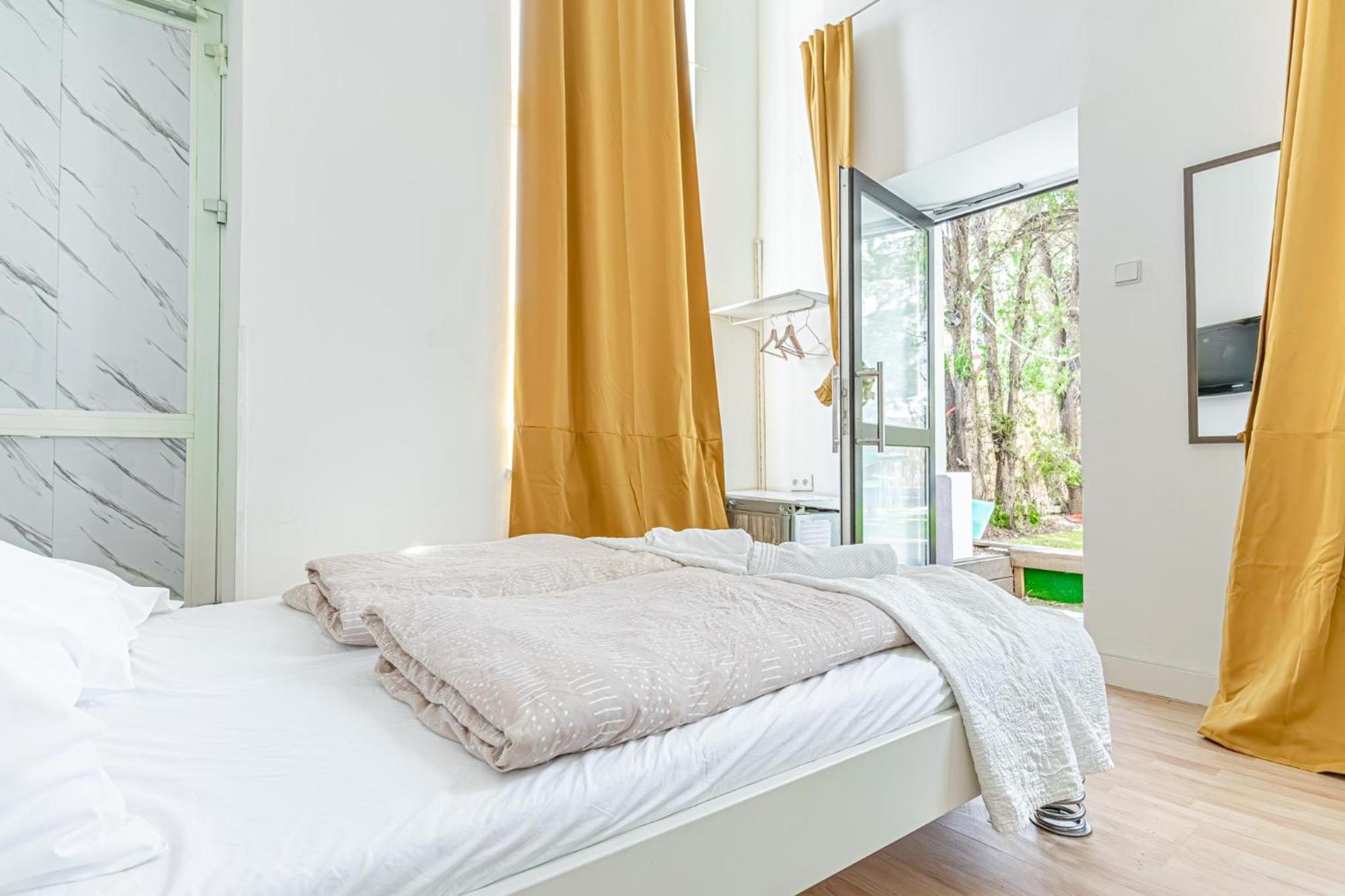 Lovely Shared 6br With Garden Near Danube & Millenium Apartament